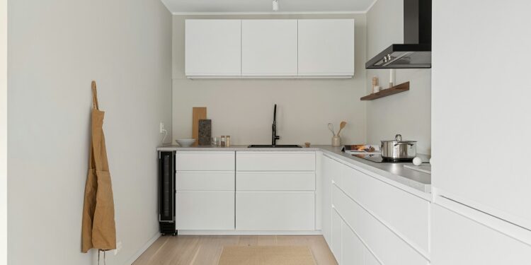 Modern Kitchen Layouts for Small Spaces: Big Style, Tiny Footprint