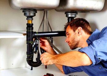 Emergency Plumber vs Regular Plumber: Which One Should You Call?